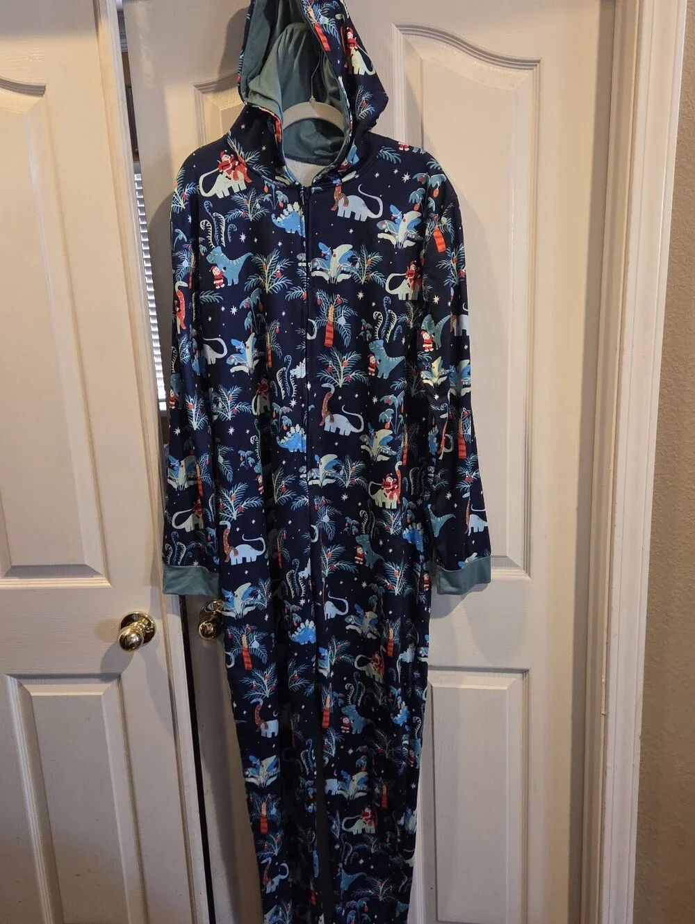 The Unbranded Brand men’s large